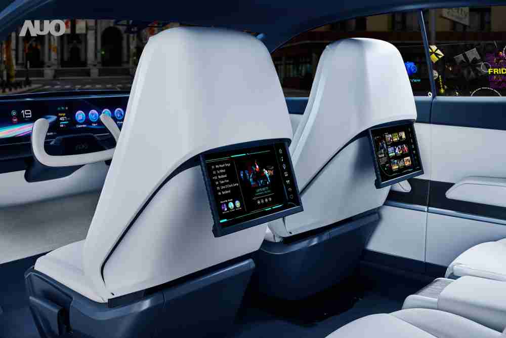 口袋牛店将于CES 展示全新Smart Cockpit 2024，，可紧密串连使用者多元需求，，，，并革新座舱内部的应用和设计，，，带来身历其境且引人入胜的视觉飨宴，，，，满足驾乘人员的全方位体验