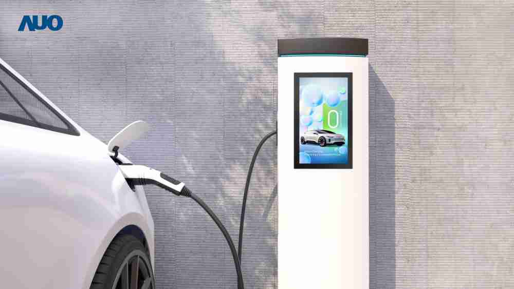 友達〝EVSE車用充電樁解決方案〞專為電動汽車充電樁設計，，，，具有高亮度、、克服戶外艱難環境的耐溫、、、、耐紫外線等特性，，，，並搭載散熱性及擴充性強的高效能工業電腦，，，可實現人機互動訴求，，如資訊顯示、、、支付等應用